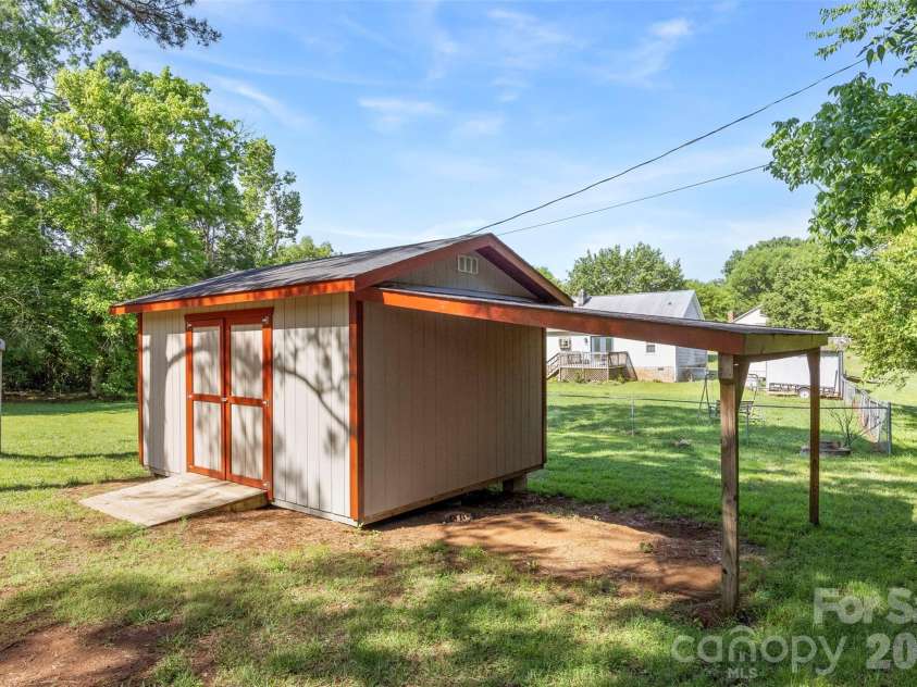 2606 Saddlewood Circle, Concord, NC 28027.  MLS# CAR4385806, YatesRealty ID 27400. 