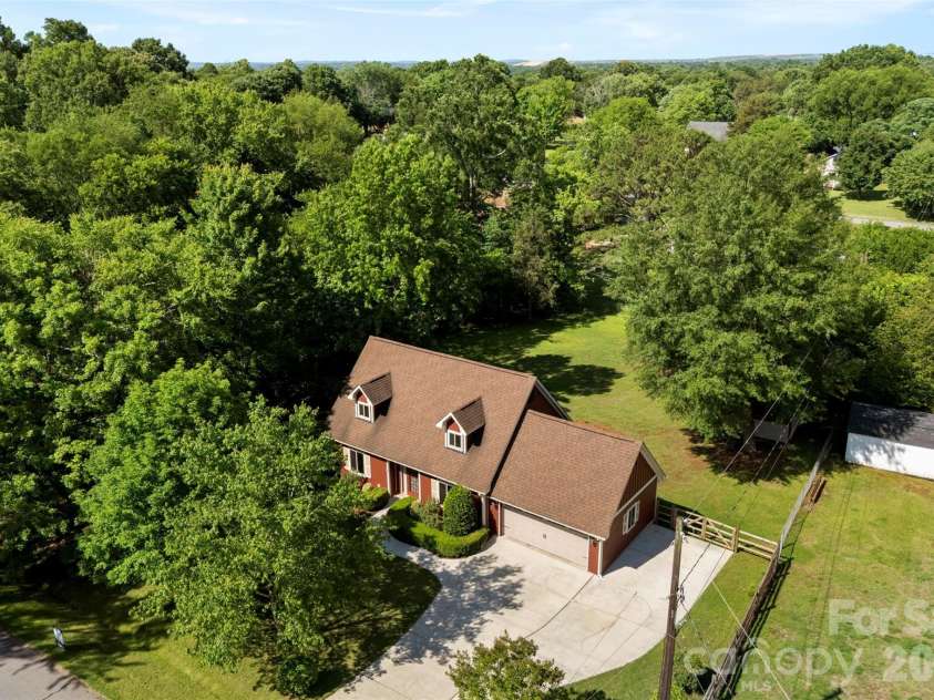 2606 Saddlewood Circle, Concord, NC 28027.  MLS# CAR4385806, YatesRealty ID 27400. 