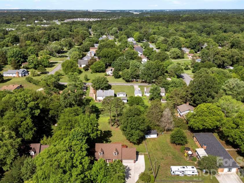 2606 Saddlewood Circle, Concord, NC 28027.  MLS# CAR4385806, YatesRealty ID 27400. 