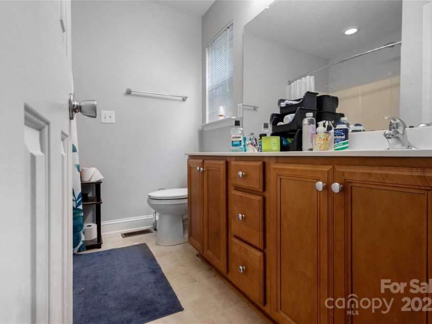 1198 Middleton Drive, Creedmoor, NC 27522.  MLS# CAR4283701, YatesRealty ID 27401. 