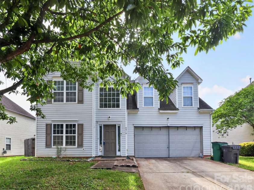 3314 Valerie Drive, Charlotte, NC 28216.  MLS# CAR4388013, YatesRealty ID 27402. 