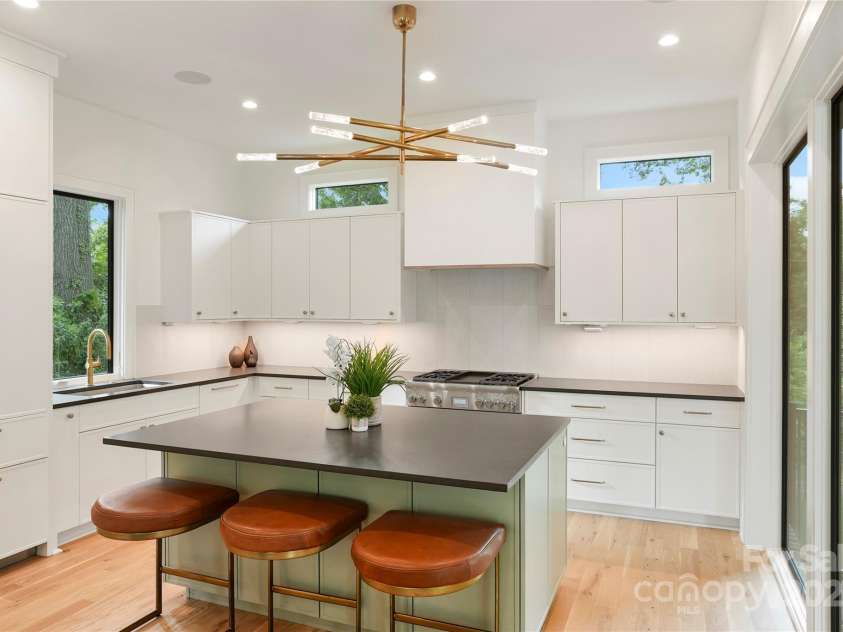 715 Charles Avenue, Charlotte, NC 28205.  MLS# CAR4283037, YatesRealty ID 27402. 