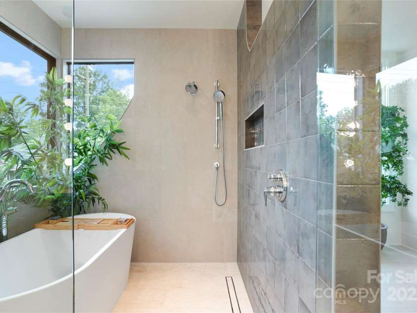 715 Charles Avenue, Charlotte, NC 28205.  MLS# CAR4283037, YatesRealty ID 27402. 