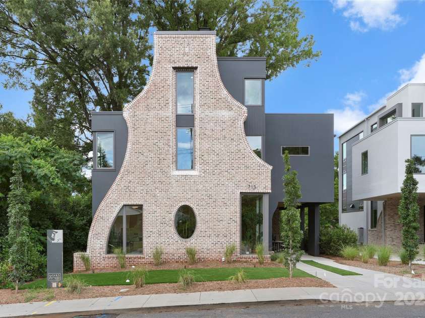 715 Charles Avenue, Charlotte, NC 28205.  MLS# CAR4283037, YatesRealty ID 27402. 