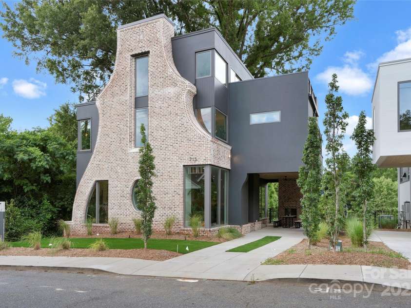 715 Charles Avenue, Charlotte, NC 28205.  MLS# CAR4283037, YatesRealty ID 27402. 