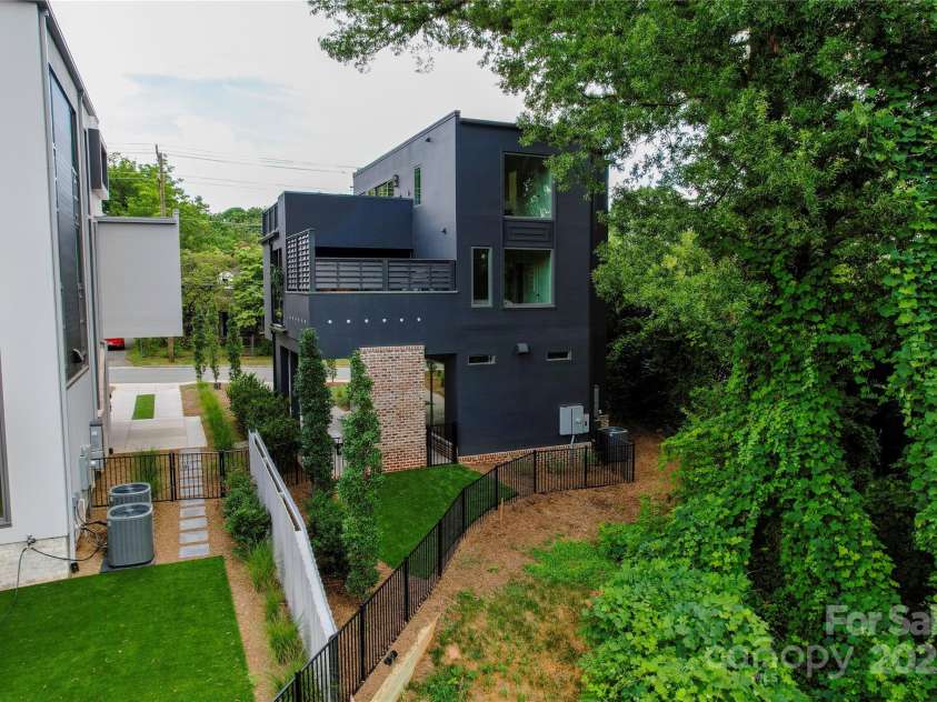 715 Charles Avenue, Charlotte, NC 28205.  MLS# CAR4283037, YatesRealty ID 27402. 