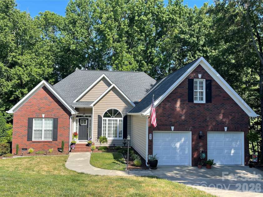 829 Savannah Place Drive, Fort Mill, SC 29715.  MLS# CAR4381436, YatesRealty ID 27403. 