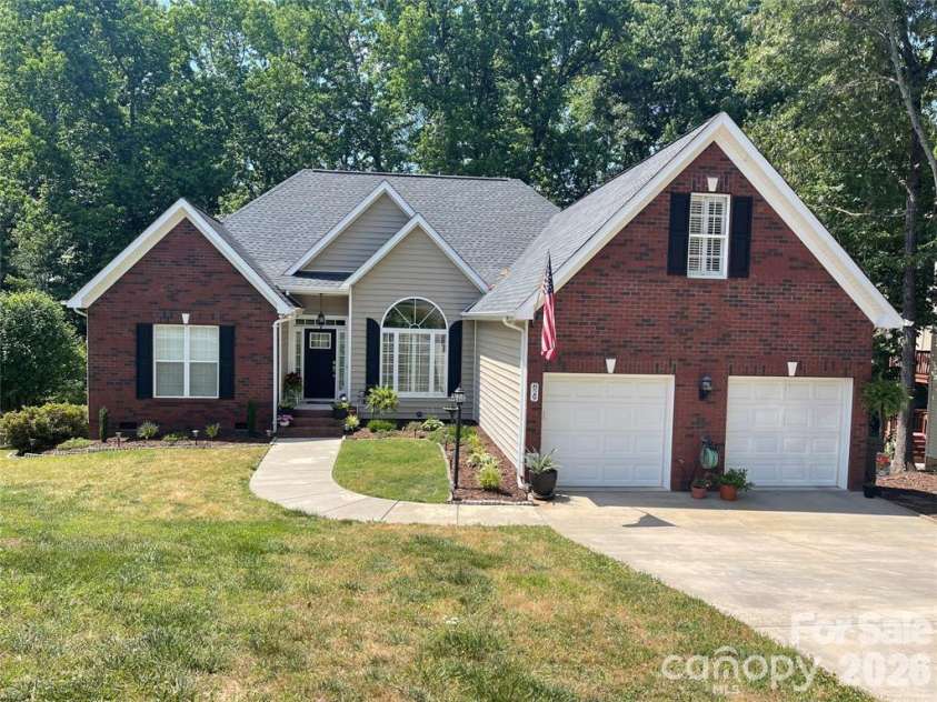 829 Savannah Place Drive, Fort Mill, SC 29715.  MLS# CAR4411715, YatesRealty ID 27403. 