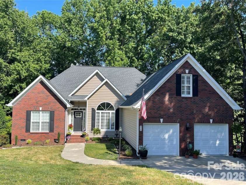 829 Savannah Place Drive, Fort Mill, SC 29715.  MLS# CAR4411715, YatesRealty ID 27403. 