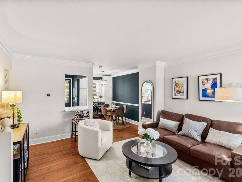 220 Wakefield Drive, Charlotte, NC 28209.  MLS# CAR4357772, YatesRealty ID 27405. 