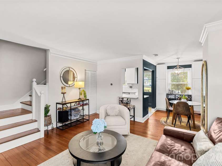 220 Wakefield Drive, Charlotte, NC 28209.  MLS# CAR4357772, YatesRealty ID 27405. 
