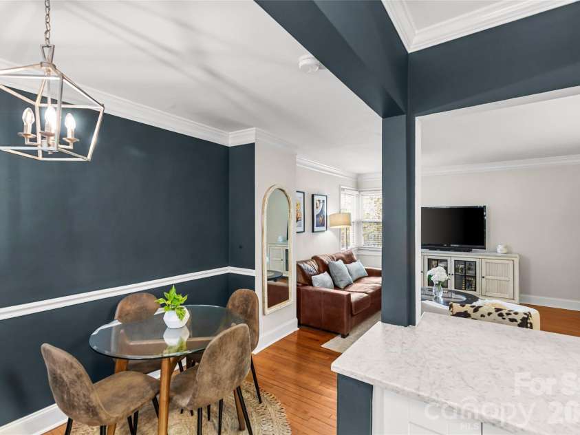 220 Wakefield Drive, Charlotte, NC 28209.  MLS# CAR4357772, YatesRealty ID 27405. 