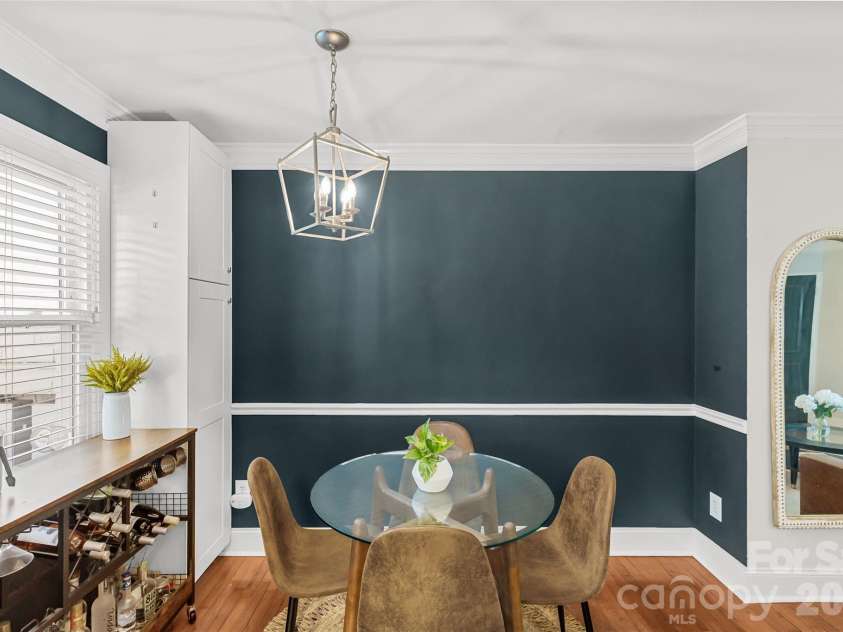 220 Wakefield Drive, Charlotte, NC 28209.  MLS# CAR4357772, YatesRealty ID 27405. 
