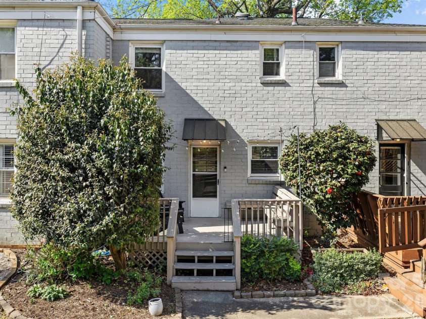 220 Wakefield Drive, Charlotte, NC 28209.  MLS# CAR4357772, YatesRealty ID 27405. 