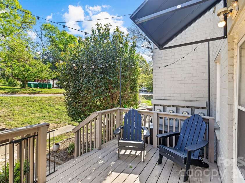 220 Wakefield Drive, Charlotte, NC 28209.  MLS# CAR4357772, YatesRealty ID 27405. 