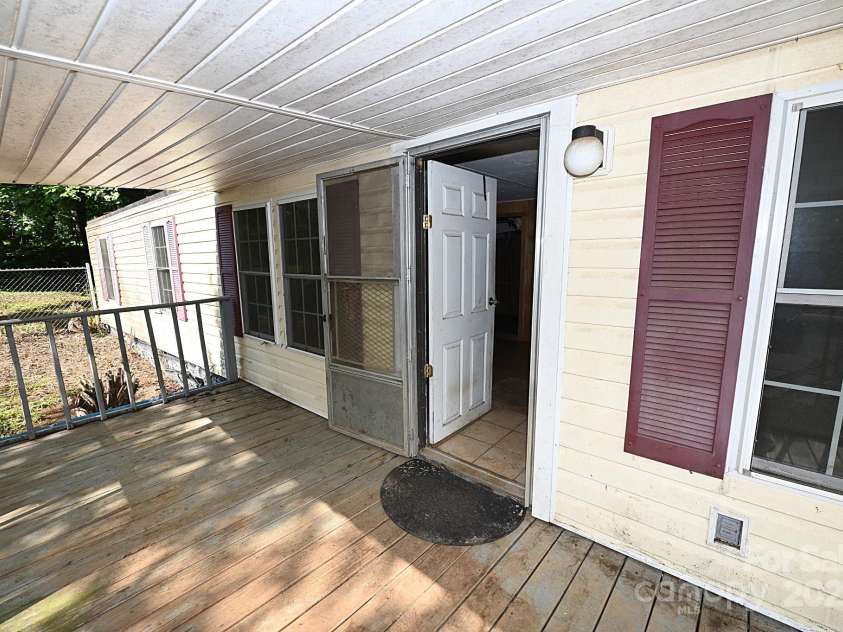 2334 Rainbow Heights Circle, Lenoir, NC 28645.  MLS# CAR4283381, YatesRealty ID 27405. 