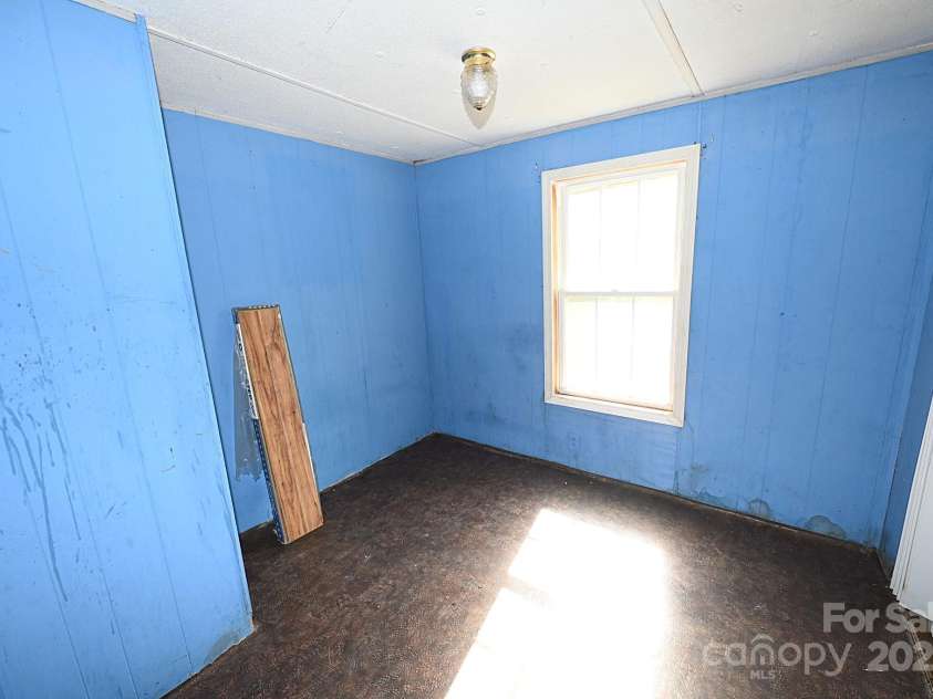 2334 Rainbow Heights Circle, Lenoir, NC 28645.  MLS# CAR4283381, YatesRealty ID 27405. 