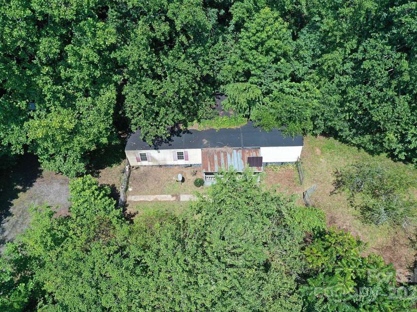 2334 Rainbow Heights Circle, Lenoir, NC 28645.  MLS# CAR4283381, YatesRealty ID 27405. 