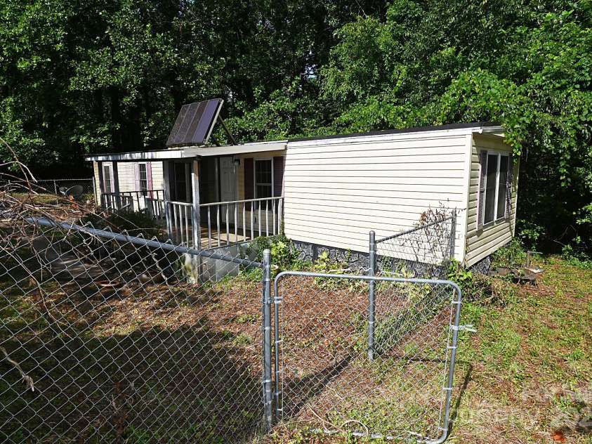 2334 Rainbow Heights Circle, Lenoir, NC 28645.  MLS# CAR4283381, YatesRealty ID 27405. 