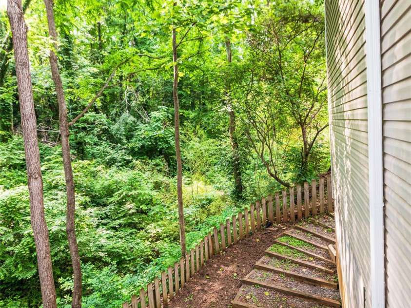 13 Castle Street, Asheville, NC 28803.  MLS# CAR4278006, YatesRealty ID 27406. Walkway
