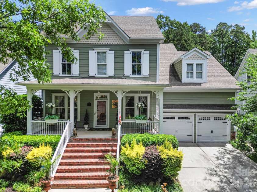 905 Stratford Run Drive, Fort Mill, SC 29708.  MLS# CAR4376445, YatesRealty ID 27407. 