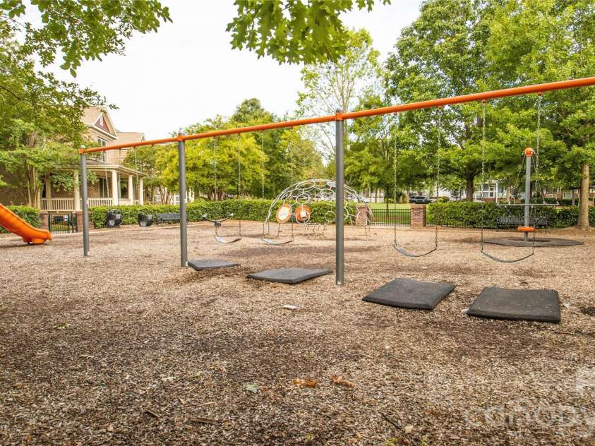 905 Stratford Run Drive, Fort Mill, SC 29708.  MLS# CAR4376445, YatesRealty ID 27407. 