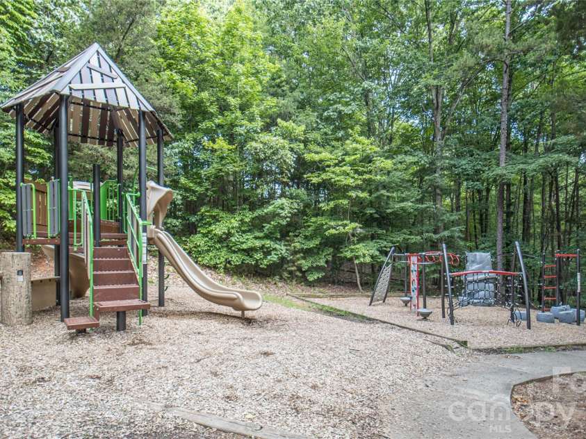 905 Stratford Run Drive, Fort Mill, SC 29708.  MLS# CAR4376445, YatesRealty ID 27407. 