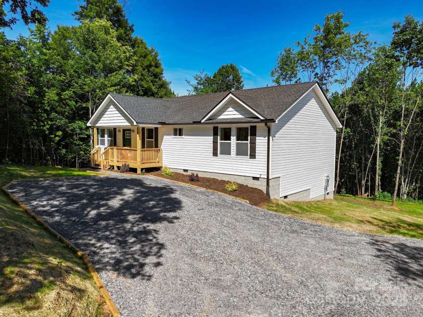 72 Carolyn Drive, Candler, NC 28715.  MLS# CAR4275453, YatesRealty ID 27408. 