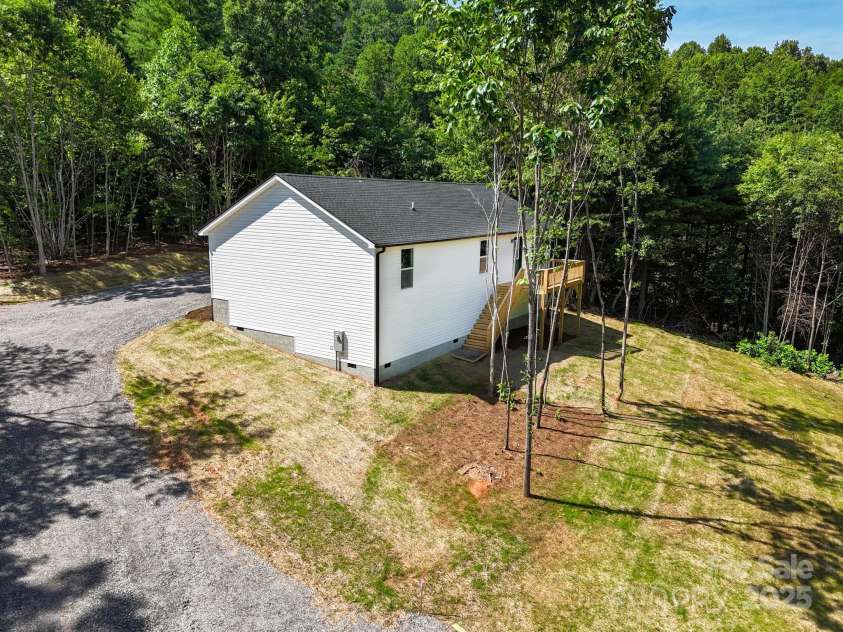 72 Carolyn Drive, Candler, NC 28715.  MLS# CAR4275453, YatesRealty ID 27408. 