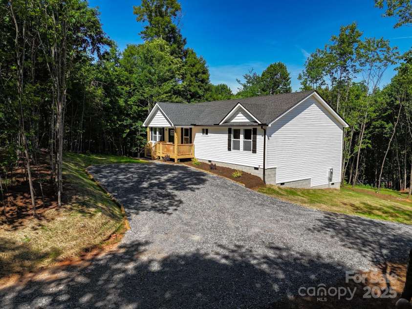 72 Carolyn Drive, Candler, NC 28715.  MLS# CAR4275453, YatesRealty ID 27408. 