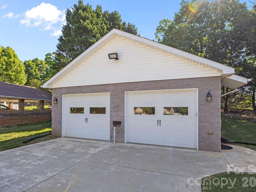 3030 Lydia Lane, Newton, NC 28658.  MLS# CAR4373237, YatesRealty ID 27409. 4 car detached garage!