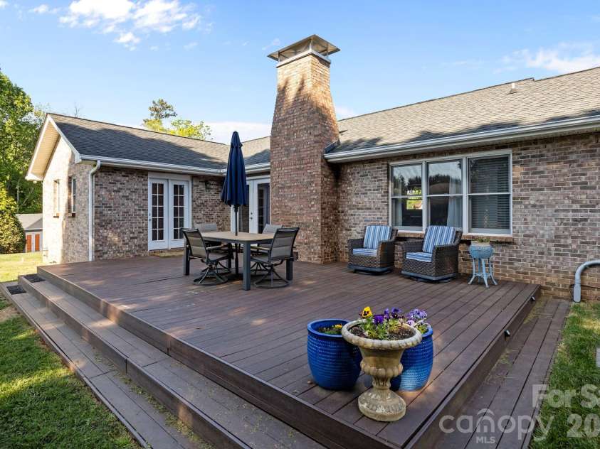 3030 Lydia Lane, Newton, NC 28658.  MLS# CAR4373237, YatesRealty ID 27409. 