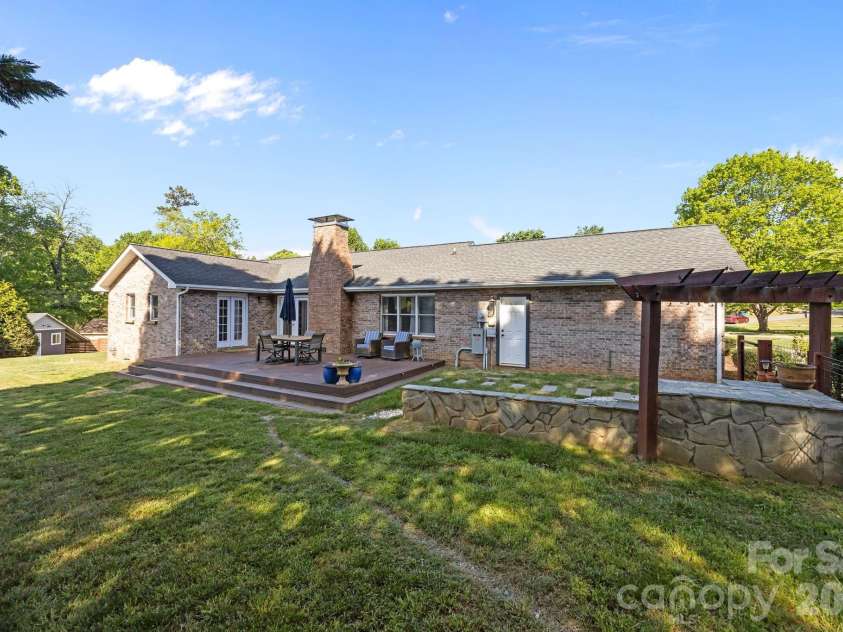 3030 Lydia Lane, Newton, NC 28658.  MLS# CAR4373237, YatesRealty ID 27409. 