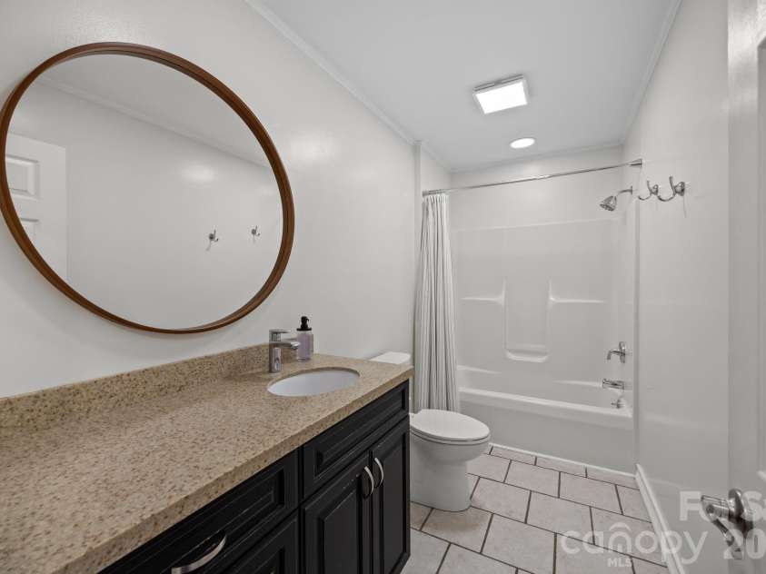 3030 Lydia Lane, Newton, NC 28658.  MLS# CAR4373237, YatesRealty ID 27409. Full Bath #2
