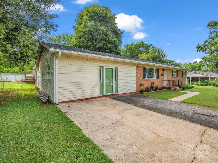 128 Woodland Avenue, Forest City, NC 28043.  MLS# CAR4283755, YatesRealty ID 27410. 