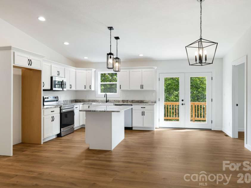 69 Quiet Woods Drive, Leicester, NC 28748.  MLS# CAR4381773, YatesRealty ID 27411. 