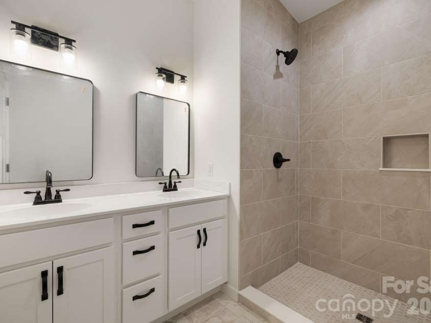 69 Quiet Woods Drive, Leicester, NC 28748.  MLS# CAR4381773, YatesRealty ID 27411. 