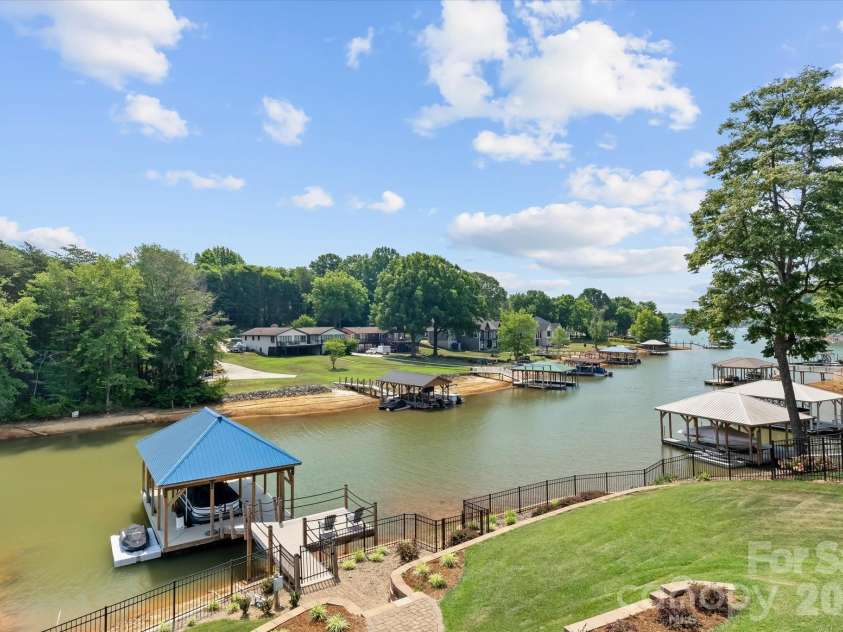 176 Hazelton Loop, Mooresville, NC 28117.  MLS# CAR4385381, YatesRealty ID 27414. Come live on Lake Norman