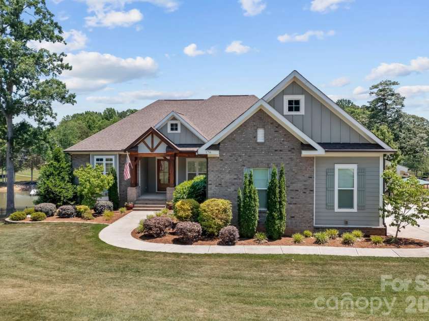 176 Hazelton Loop, Mooresville, NC 28117.  MLS# CAR4385381, YatesRealty ID 27414. Front elevation