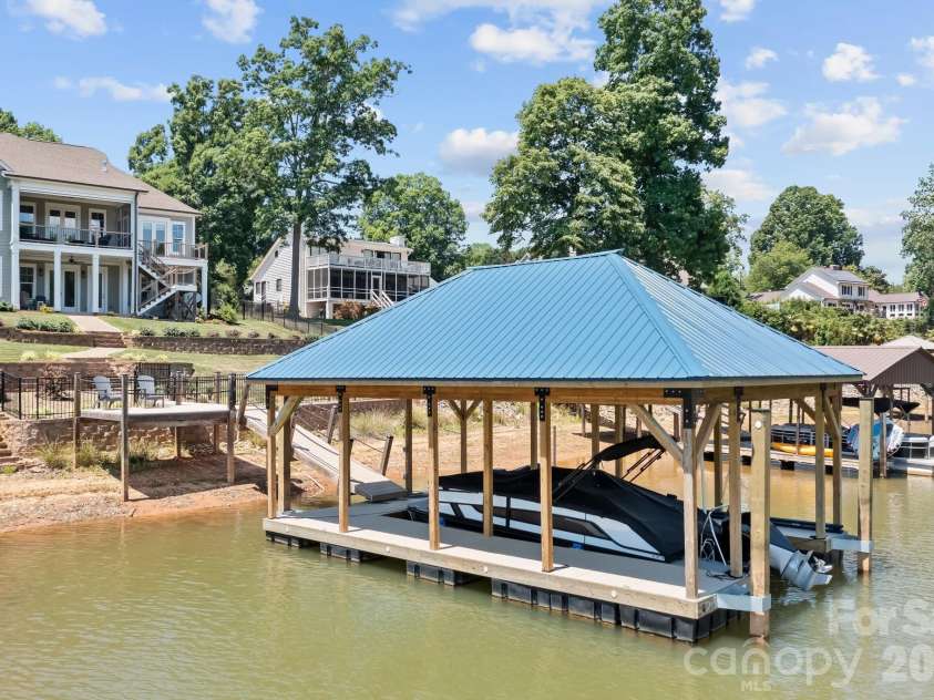 176 Hazelton Loop, Mooresville, NC 28117.  MLS# CAR4385381, YatesRealty ID 27414. New dock