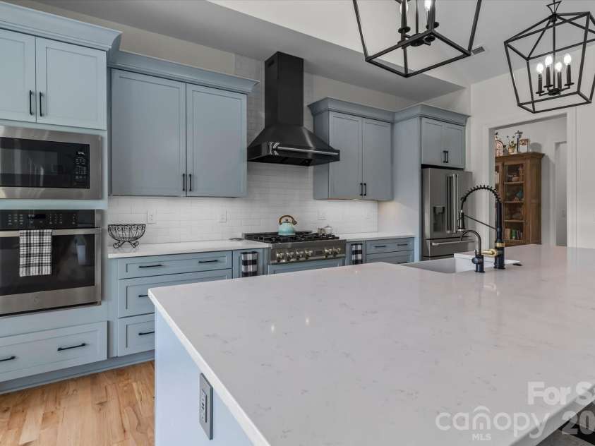 176 Hazelton Loop, Mooresville, NC 28117.  MLS# CAR4385381, YatesRealty ID 27414. New ZLINE appliances