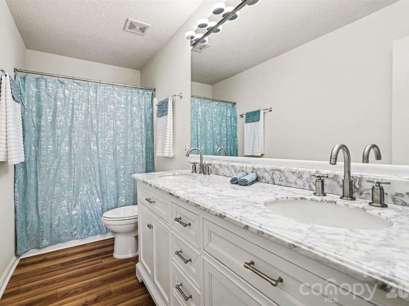 4279 Barley Street, Concord, NC 28027.  MLS# CAR4381716, YatesRealty ID 27415. Primary Bath