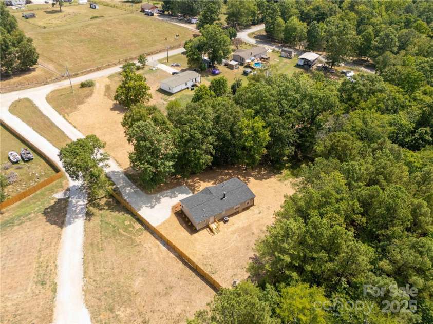 2009 Sugar Hill Road, York, SC 29745.  MLS# CAR4284017, YatesRealty ID 27417. 