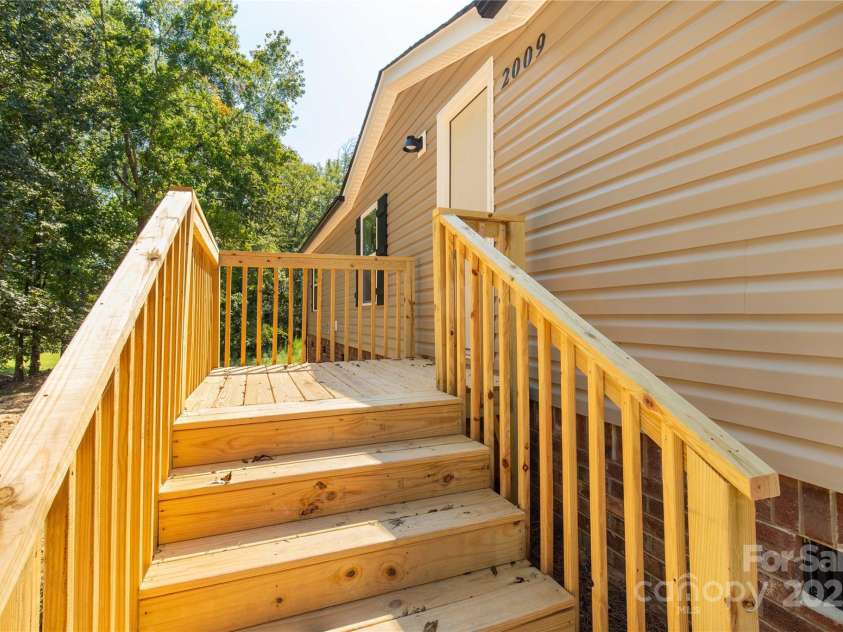 2009 Sugar Hill Road, York, SC 29745.  MLS# CAR4284017, YatesRealty ID 27417. 