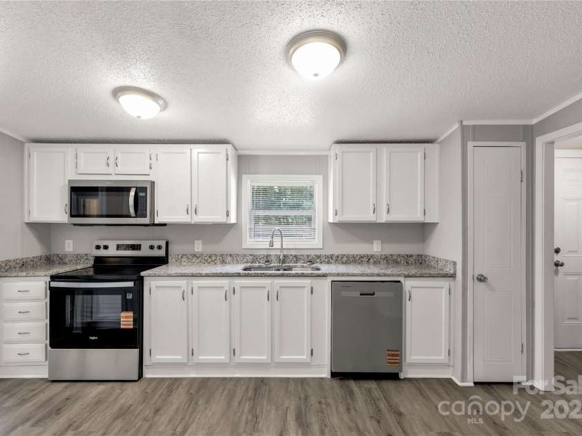 2009 Sugar Hill Road, York, SC 29745.  MLS# CAR4284017, YatesRealty ID 27417. 