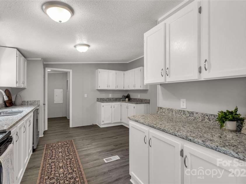 2009 Sugar Hill Road, York, SC 29745.  MLS# CAR4284017, YatesRealty ID 27417. 