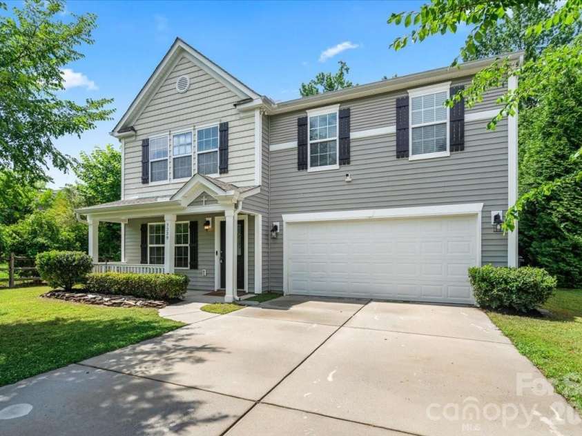 5229 Hawkins Meadow Court, Charlotte, NC 28213.  MLS# CAR4388106, YatesRealty ID 27417. 