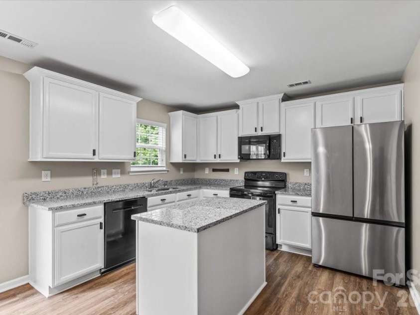 5229 Hawkins Meadow Court, Charlotte, NC 28213.  MLS# CAR4388106, YatesRealty ID 27417. 