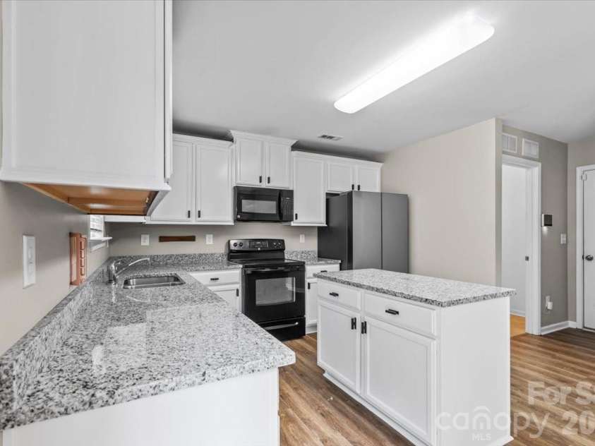 5229 Hawkins Meadow Court, Charlotte, NC 28213.  MLS# CAR4388106, YatesRealty ID 27417. 
