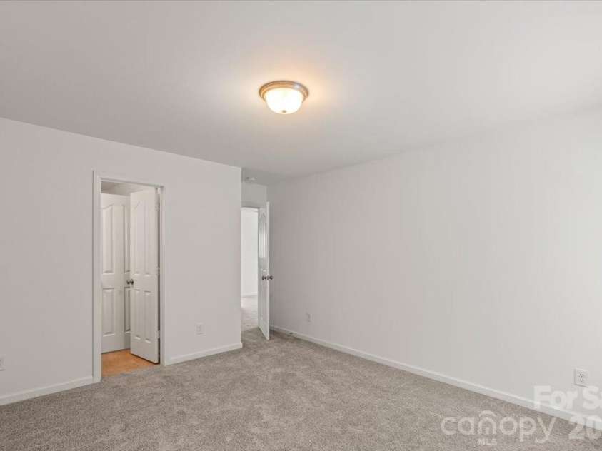5229 Hawkins Meadow Court, Charlotte, NC 28213.  MLS# CAR4388106, YatesRealty ID 27417. 